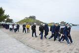 「中学生が初夏の種差海岸満喫　市のガイド補助事業スタート」の画像1