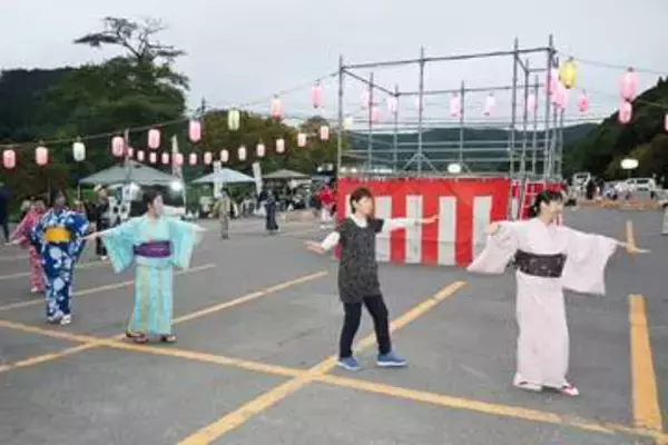 夏の終わりをにぎやかに　奥入瀬渓流温泉で盆踊り／十和田