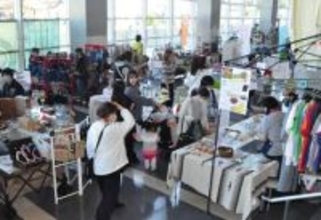 クラフト、グルメ、エンタメ　多彩な企画融合　八戸YSアリーナで「であときハッピーデイ」