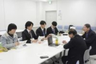 原子力発電の課題、青森県の役割は　八戸工大生、原子力産業OBと意見交換