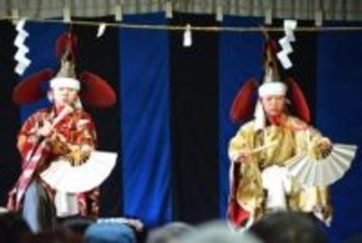 幻の演目「鬼神のお松」復活　高嶋さんの軽やかな動き、立ち回りに拍手喝采／八戸、鮫神楽発表会