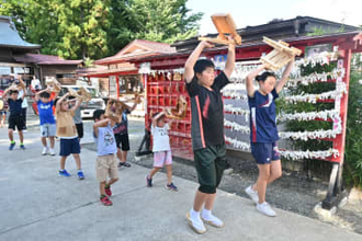 【八戸三社大祭】SNS効果、新メンバーでにぎわい　龗神社の法霊神楽