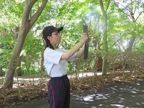 身近なことから発見を　百石高生がフィールドウォーク