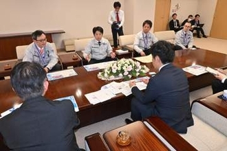 次世代型ケミカルタンカー開発　北日本造船（八戸）がものづくり日本大賞で知事表敬