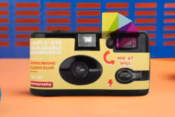 ロモグラフィー、再装填可能なレンズ付きフィルムに「LomoChrome Classicolor」を追加