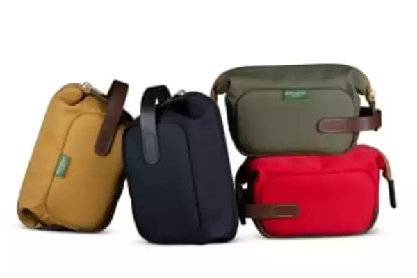 大きく開くBillinghamのカメラポーチ