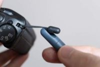 デジカメアイテム丼：コンパクトカメラにも最適か――Peak Designの新型「マイクロアンカー」ストラップを試す