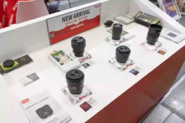 【CP+2026】希少な「AF対応」レフレックスレンズをKASEが展示