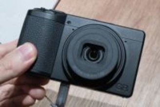 どこが違うの？「GR IV Monochrome」。“モノクロ専用”のこだわりを聞いてきた