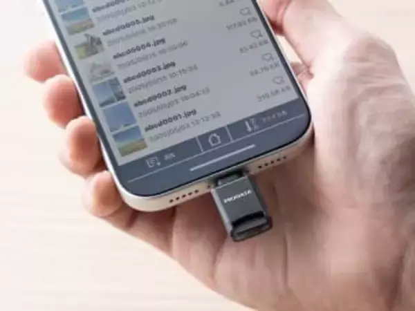 500円玉サイズのmicroSDカードリーダー　USB Type-Cで接続　専用アプリでバックアップにも