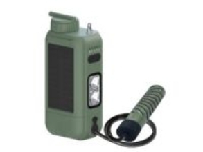 川の水をボタン1つで浄水　スマホに給電もできる電動ポータブル浄水器