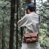 「レザー製「WOTANCRAFT」ショルダーバッグにブラウンカラー」の画像1