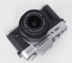 赤城耕一の「アカギカメラ」 第136回：ポケッタブルで気分良く撮れる「FUJIFILM X-T30 III」