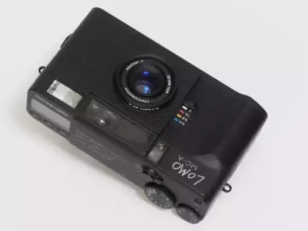 赤城耕一の「アカギカメラ」 第134回：本気度を感じるフィルムコンパクトの新製品「Lomo MC-A」