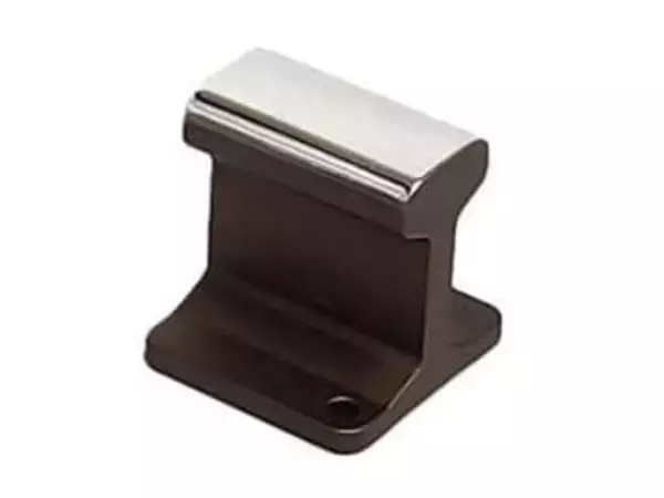 線路がモチーフの「レールシューカバー」　C型キーホルダーが付属