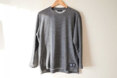 私はこれを買いました！：機能性ウェアで撮影を快適に！　ミズノ 365 オールインワンTシャツ メリノウール（佐藤拓）