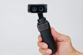 デジカメ動画Watch：スマホライターが「Insta360 Luna Ultra」を買った理由 ジンバルカメラならではのメリットとは？