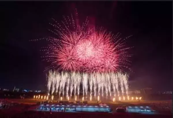 秋の夜空に11,100発が打ち上がる「第6回川口花火大会」 有料席専用のグルメエリアも