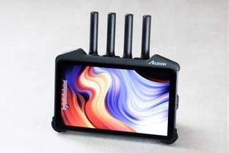 デジカメ動画Watch：手持ちのモバイルデバイスへのワイヤレス伝送も――送受信機能を内蔵した多機能モニター Accsoon「CineView M7H Pro」