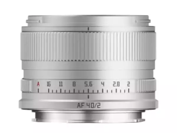 大口径の軽量単焦点レンズ「TTArtisan AF 40mm f/2」にシルバーが追加
