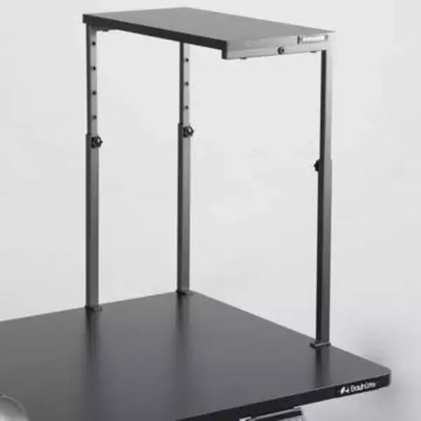 タワー型PCケースの上方に機材置き場を増設　3本脚で耐荷重15kgの「PC上ラック」