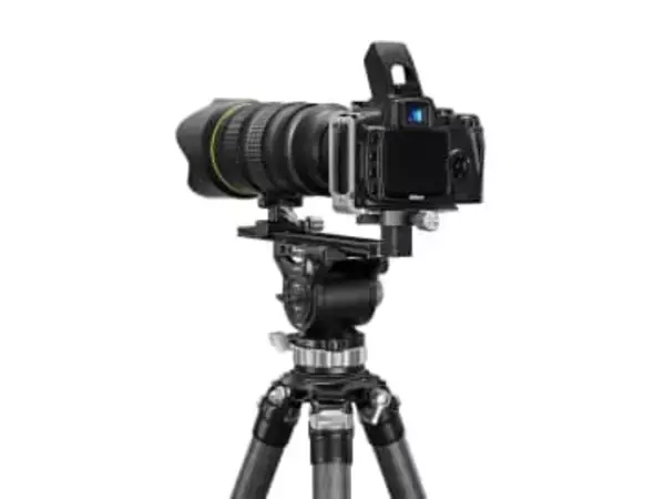 超望遠レンズをブレなく支えるLeofotoの「ロングレンズサポート」　工具なしで調節が可能に