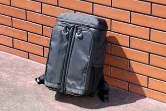 デジカメアイテム丼：高い収納力が光る、背面アクセス式の小型リュック　Gura Gear「Kiboko City Classic Mini 12L+」