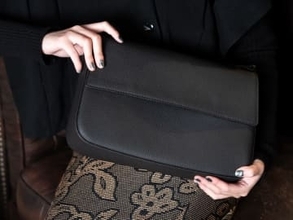 カメラをファッションアイテムの1つに…Map Cameraのオリジナルグッズ　ショルダーバッグ、スカーフ、YOSEMITEストラップの3製品