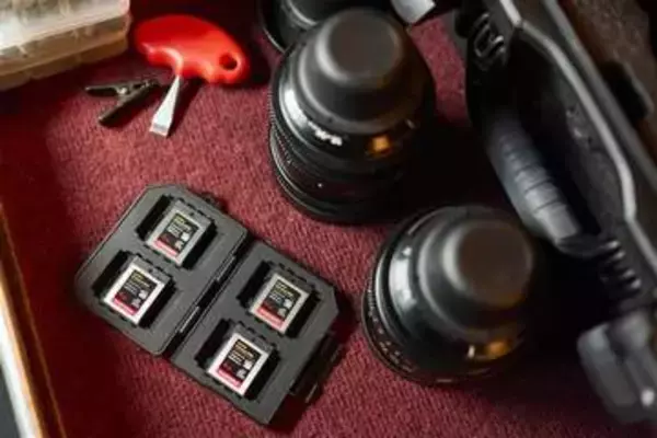 SanDisk Extreme PROに、最大4TBのCFexpress 4.0 Type Bカード　2TBのSDXC UHS-II V90カードも