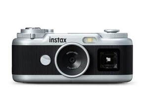 液晶モニター・光学ファインダーを備えた「instax Pal 2」　撮影前・撮影後の確認が可能に