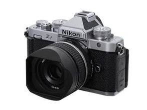 ニコン「Z 40mm f/2」「Z 28mm f/2.8」用の純正角型フード　野鳥ストラップ、レインカバー、手袋などのアクセサリーも