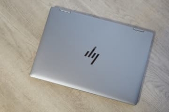 私はこれを買いました！：15時間稼働できるバッテリーとタッチ操作が決め手　HP ENVY x360（こばやしかをる）