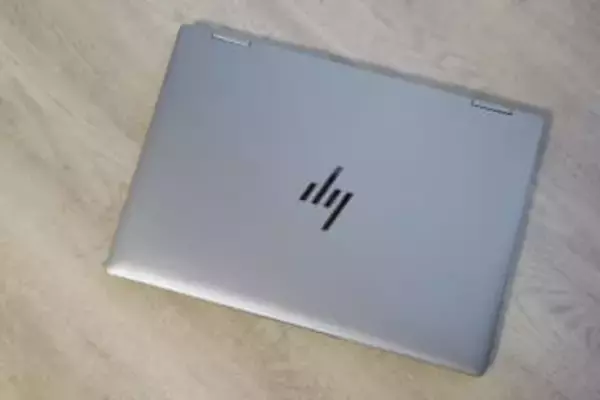 私はこれを買いました！：15時間稼働できるバッテリーとタッチ操作が決め手　HP ENVY x360（こばやしかをる）