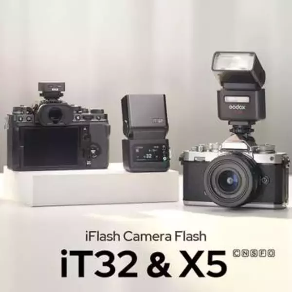 カメラに合わせて使い回せるクリップオンストロボ　磁力固定のワイヤレストリガー　外せば即オフカメラに