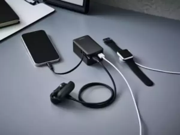 巻き取り式USBケーブル一体型の1万mAhモバイルバッテリー　エレコムでおなじみの「しろちゃん」バージョンも