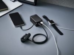 巻き取り式USBケーブル一体型の1万mAhモバイルバッテリー　エレコムでおなじみの「しろちゃん」バージョンも