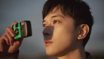 瀧本幹也氏撮影の「写ルンです」の最新プロモーション動画が公開　「飾らない瞬間　夕焼け篇」出演は吉沢亮さん