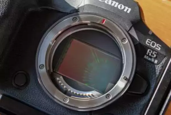 いま“知っておきたい”トレンドワード 「積層センサー」のメリットとは？　裏面照射やグローバルシャッターとの違いを整理 - デジカメ Watch