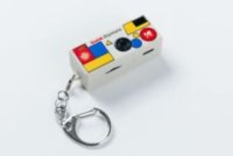 新製品レビュー：キーチェーン＋引き当て式で大ヒット記録中のトイデジ「Kodak Charmera」