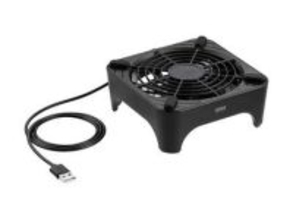 上に載せた機器に風を当てる「超小型冷却クーラー」　ポータブルSSDの熱対策にも