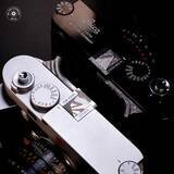 「「ダマスカス鋼」採用モデルなど、ライカM11/M10用のサムレスト」の画像1