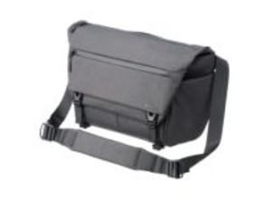 本日のお買い得商品 カジュアルデザインのカメラバッグが28%OFF