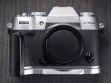 「「X-T50」「X-M5」に対応したウッドグリップ一体型ベースプレート　滑り止め付きのサムレストも」の画像1