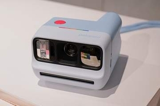 「人生の最高の瞬間はアナログにある」――ポラロイド最小シリーズ新モデルが提案する新しい撮影体験　フィルム供給は「日本を最優先」