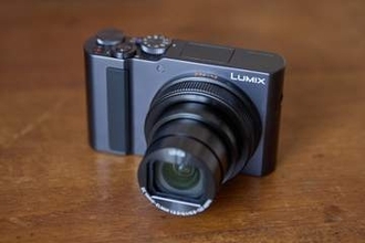新製品レビュー：LUMIX TX3　「裏面照射型1インチCMOS×15倍ズーム」と多彩なフォトスタイル　日常から推し活まで楽しめる高倍率コンパクト