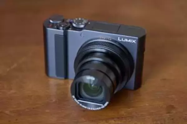 新製品レビュー：LUMIX TX3　「裏面照射型1インチCMOS×15倍ズーム」と多彩なフォトスタイル　日常から推し活まで楽しめる高倍率コンパクト