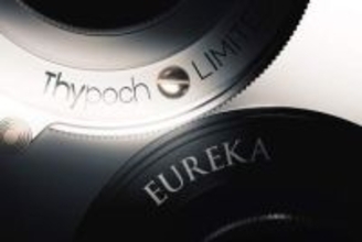 富士フイルムX用の薄型パンケーキレンズ「Thypoch Eureka 28mm f/2.8 ASPH.」　1950年代の英国製レンズに着想