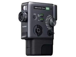 8mmフィルムカメラを彷彿とさせる“チェキ“「instax mini Evo Cinema」　動画撮影に対応　時代ごとのイメージで撮影できる「ジダイヤル」搭載