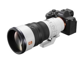 ソニー、クラス最軽量の「400mm」「600mm」レンズ　1kg以下の超望遠単焦点　手持ち撮影も視野に