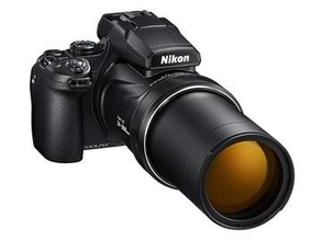 ニコン「COOLPIX P1000」に最新ファームウェア　連写中の操作不能を回避